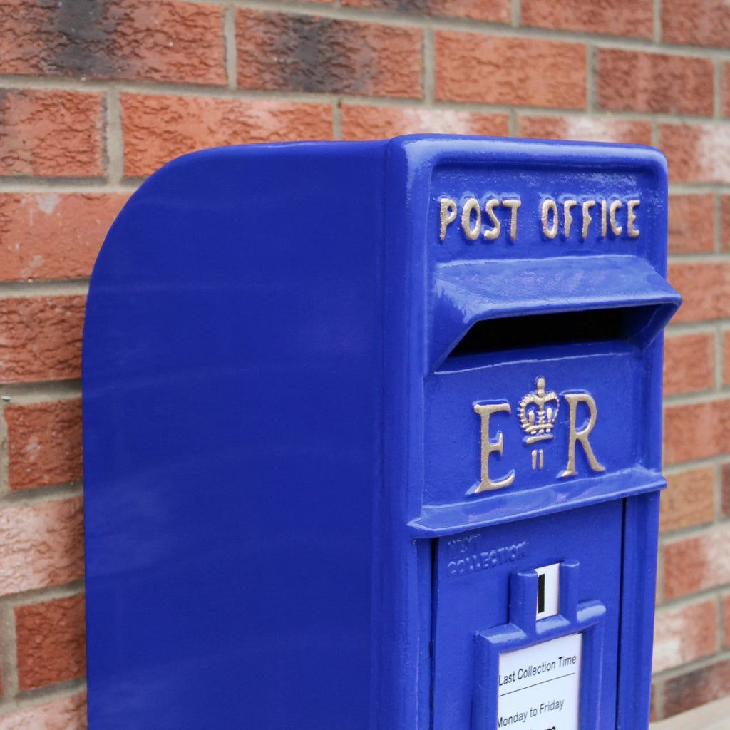 Cassetta Postale per le Lettere in Stile Britannico Inglese in Ghisa da Esterno Bocchetta Lettere Standard UK - con Piedistallo - Blu