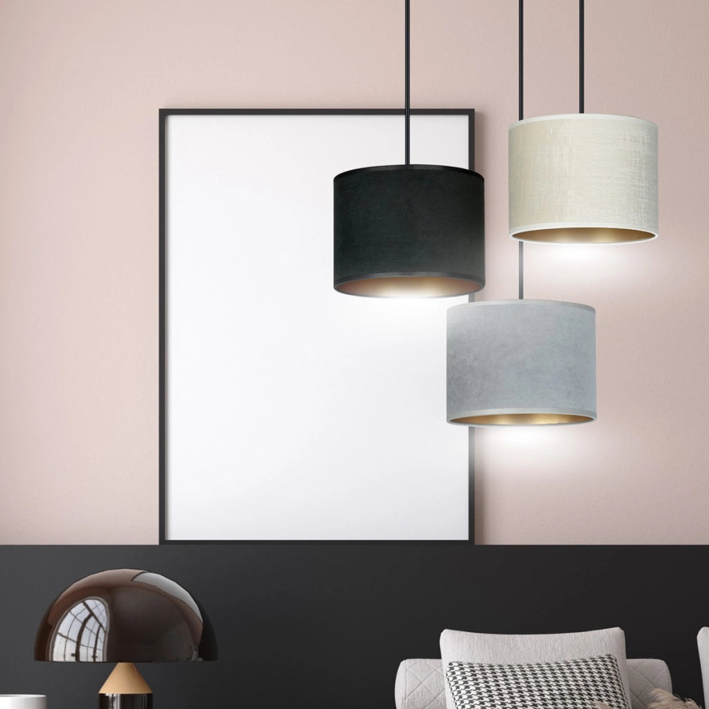 Lampada a sospensione Hilde a tre luci in tessuto effetto velluto