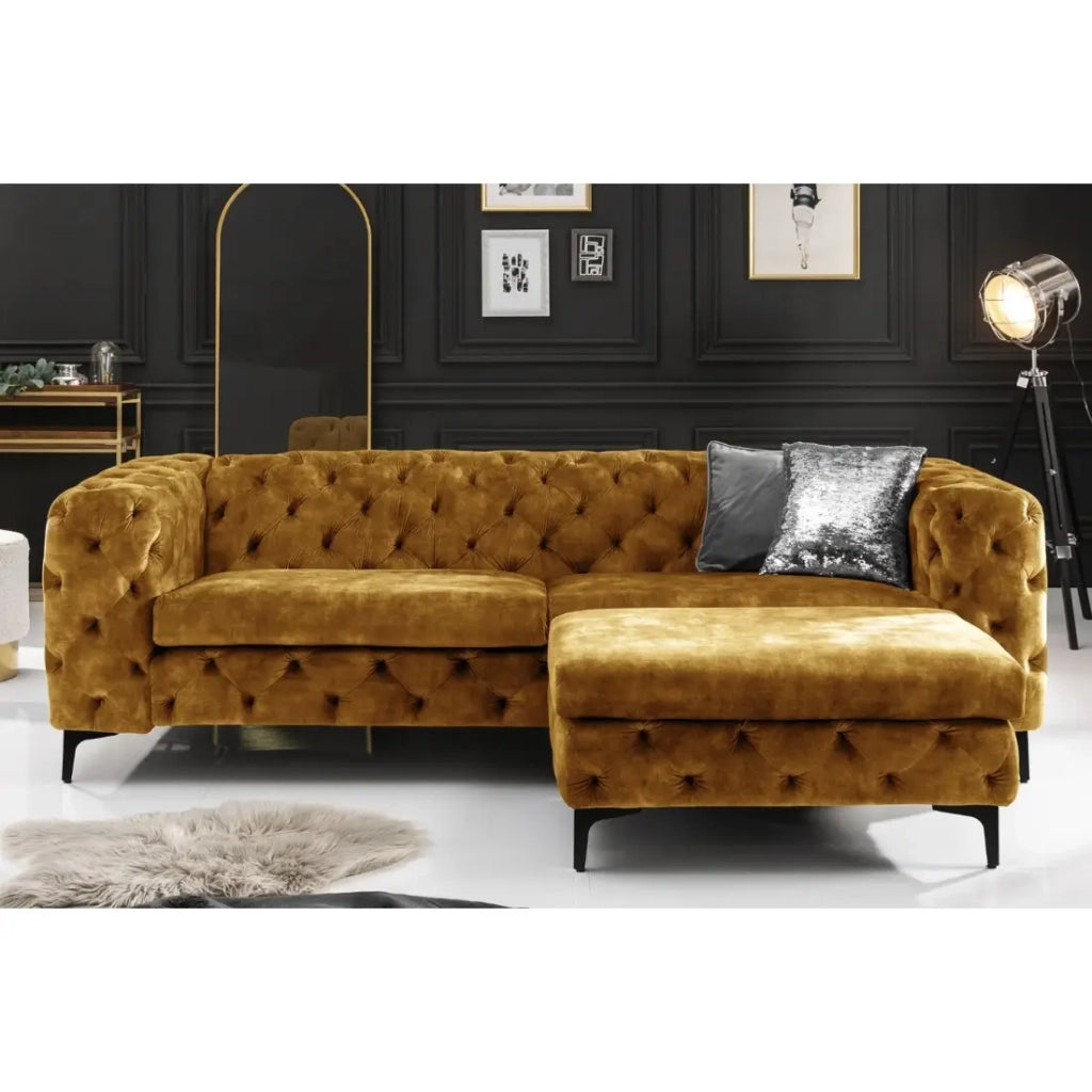 Divano + poggiapiedi VELENA giallo senape – Set barocco in velluto con gambe in metallo nero