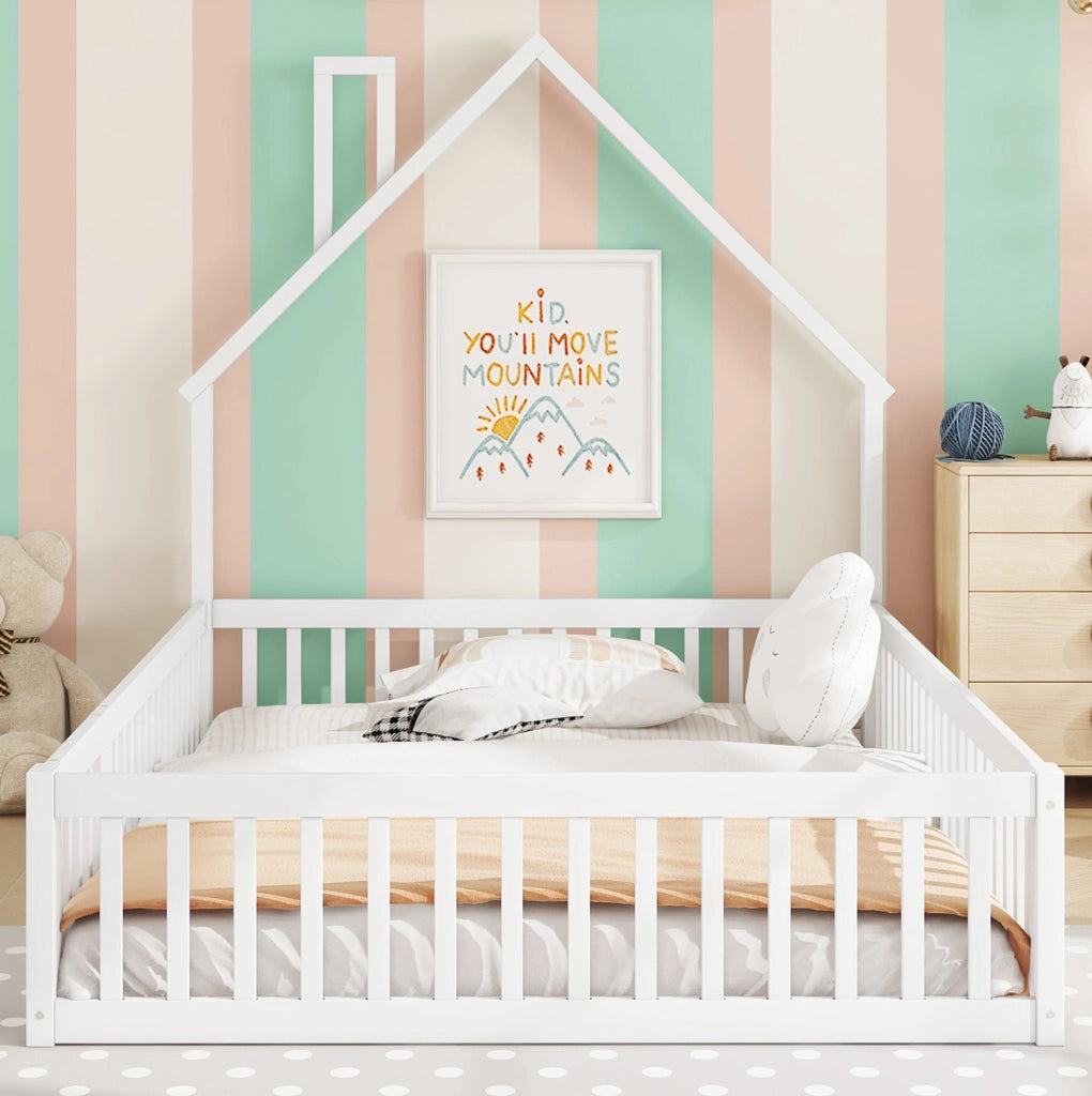 Letto per bambini 140x190 cm con protezione e design camino in pino bianco