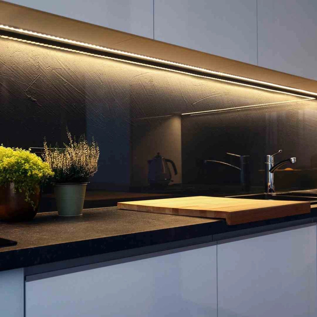 Striscia LED 5 m 48W 3000K bianco caldo IP20 Eko-Light