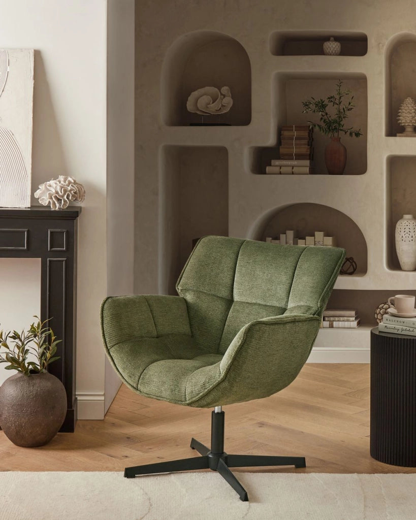 Poltrona Accent con rivestimento in poliestere verde girevole moderna seduta ampia design curvo retrò.