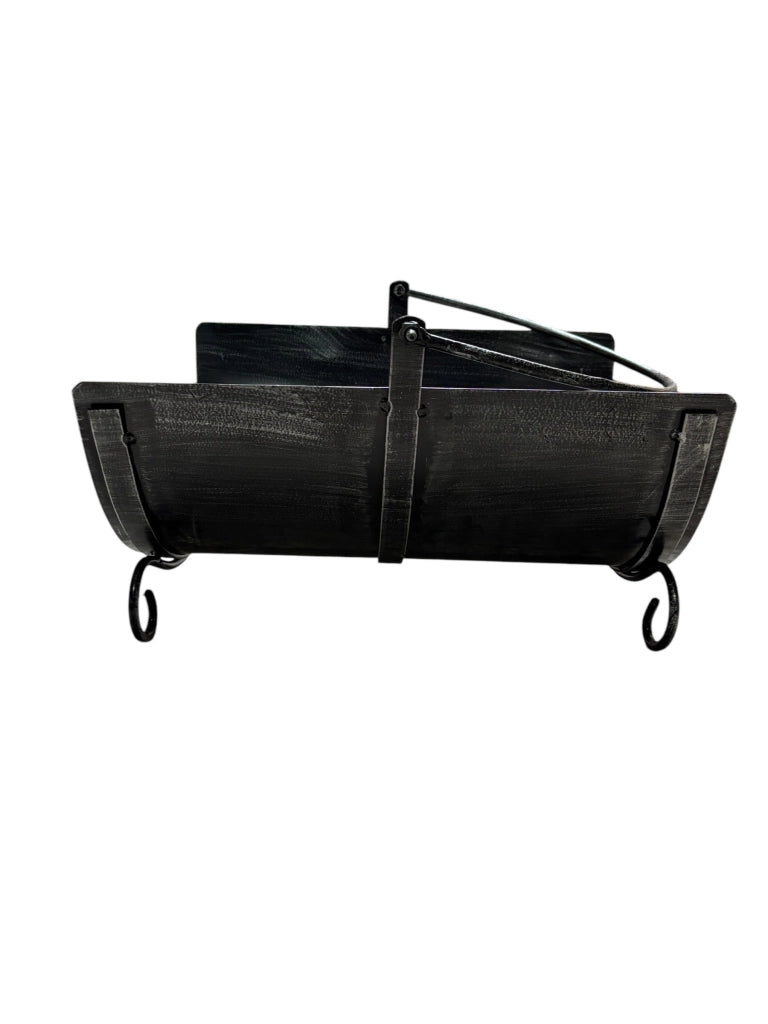 Porta Legna in Ferro da Interno, Design a Onda con Manico Richiudibile, 41x31x21 cm, Nero, Porta libri