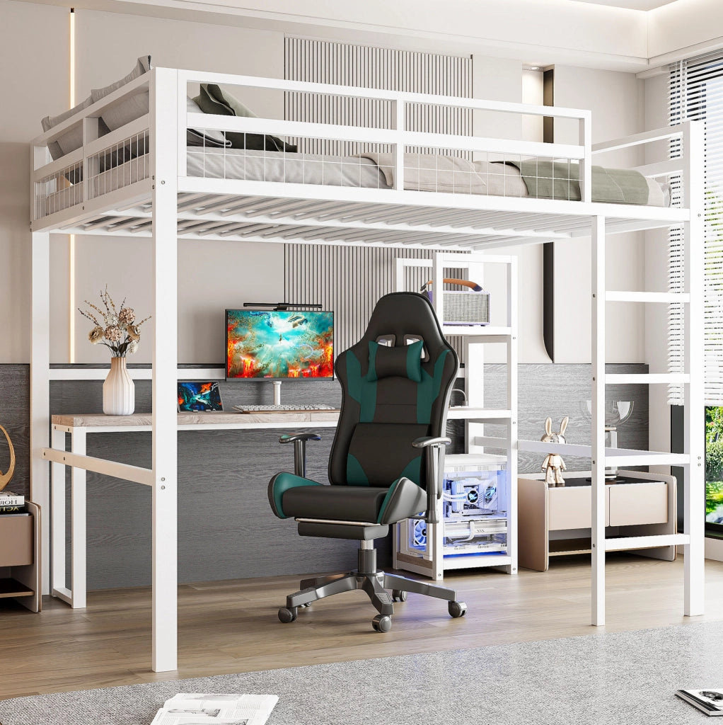 Letto a soppalco 140x200 cm con scrivania; scaffali e presa USB Type-C in metallo