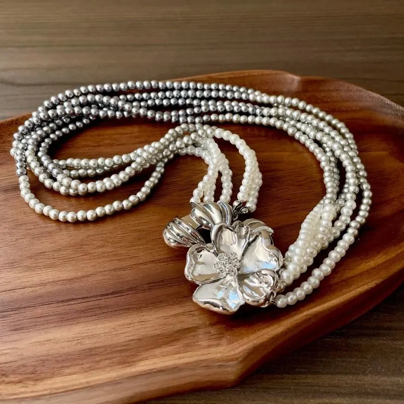 Collana vintage multistrato di perle: regalo di compleanno con fiore di diamanti