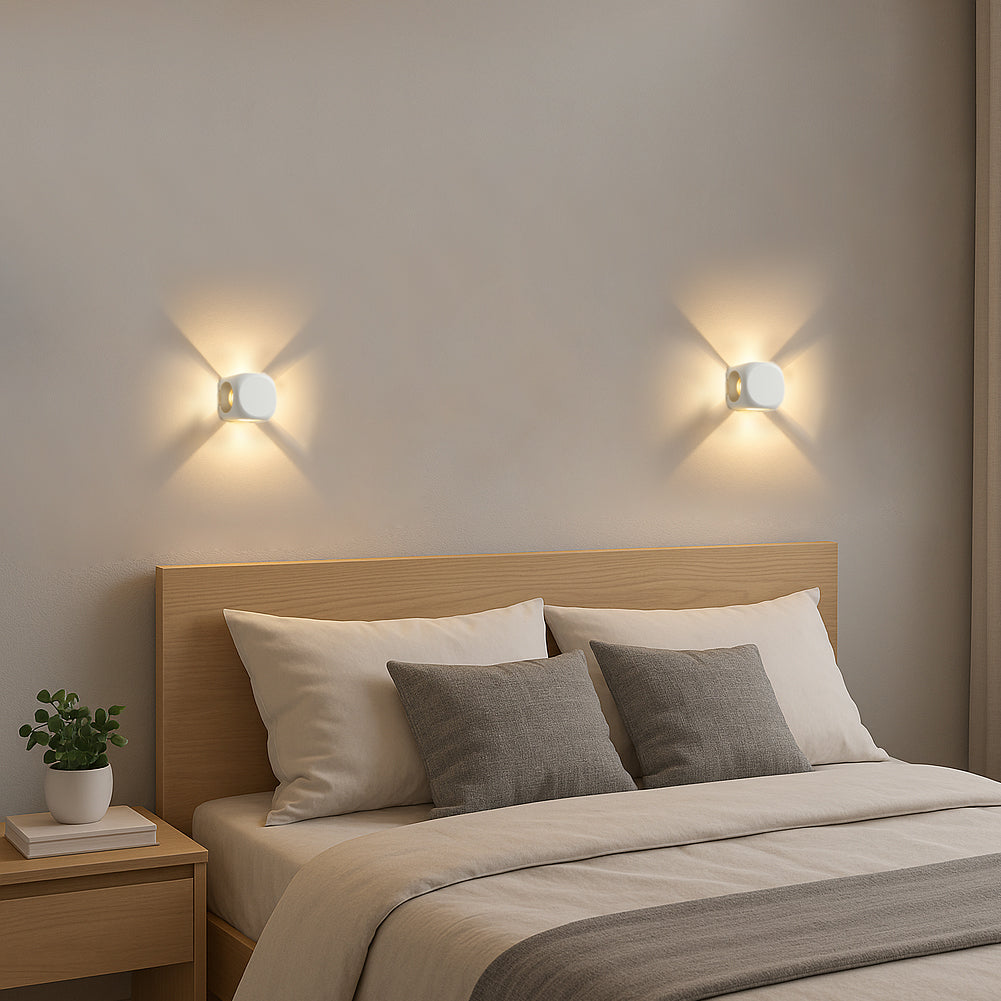 Set 2 Applique da Muro 4 Led Lampada a Parete Bianca Luce Bianco Caldo 6x6x5cm