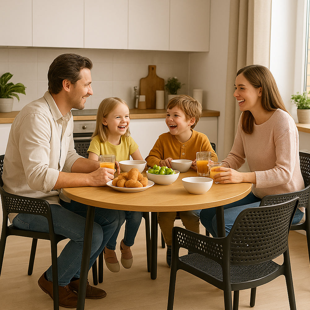 Set 4 Sedie Ergonomiche in Polipropilene Nero con Schienale e Seduta Forati