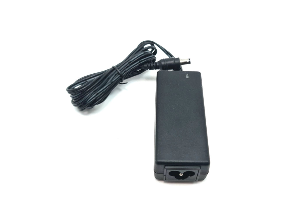 Alimentatore Universale APD DA-30E12 12V 2.5A 30W Spinotto Cilindrico 5.5mm x 2.1mm - Ricondizionato