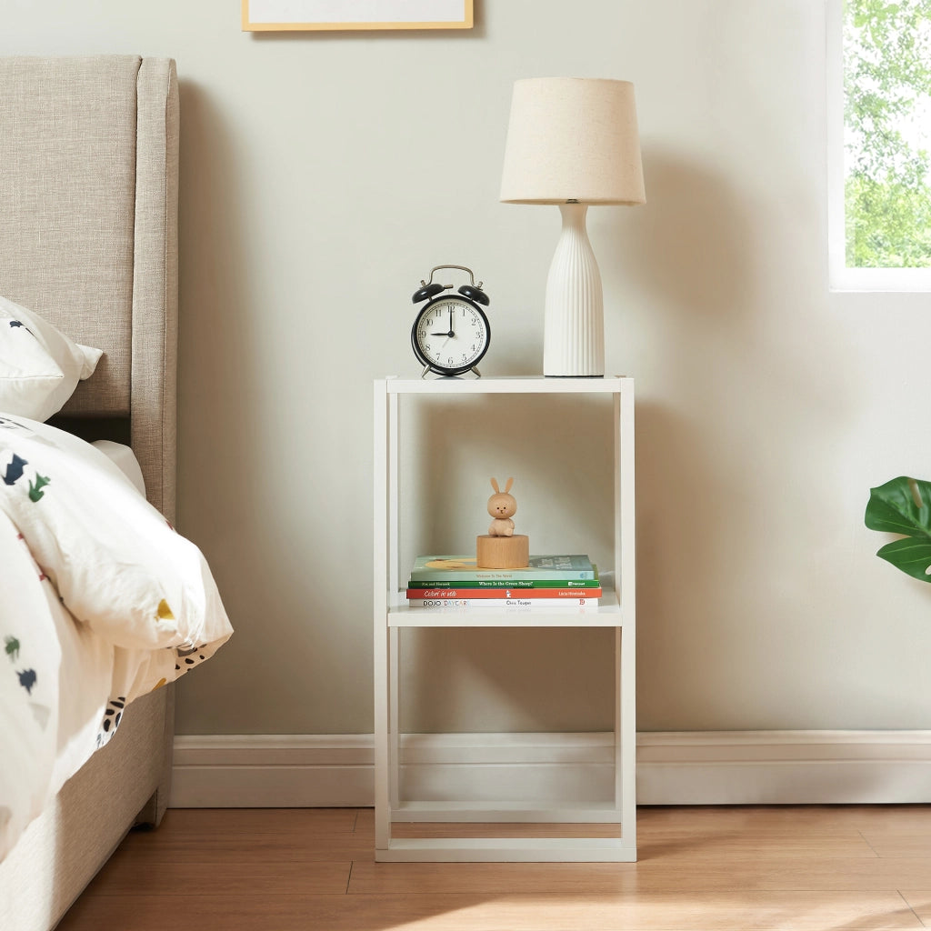 Tavolino da Divano Thyholm Scaffale Basso Multifunzionale 55x30x30 Bianco [en.casa]
