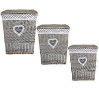 MA MAISON SET DI 3 CESTI PORTBIANCHERIA IN VIMINI CON DECORO A CUORI E SCRITTA HOME MODELLO SHABBY