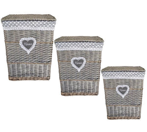 MA MAISON SET DI 3 CESTI PORTBIANCHERIA IN VIMINI CON DECORO A CUORI E SCRITTA HOME MODELLO SHABBY