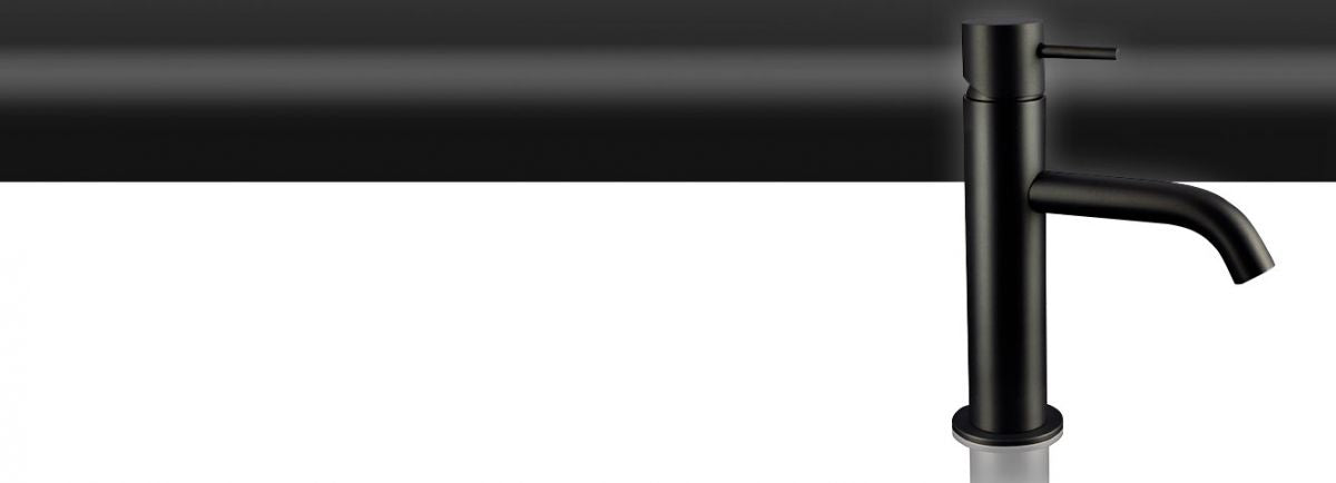 Braccio Doccia in Ottone Sezione Quadrata Nero Opaco - REMER Rubinetterie