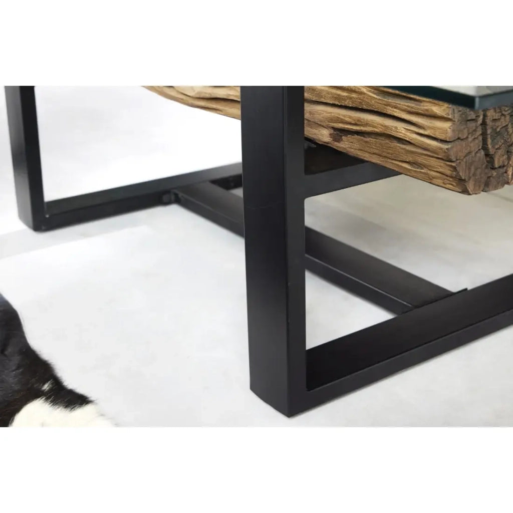 Tavolino basso RAFTA 130 cm in teak riciclato con vetro temperato – Gambe in metallo nero a U