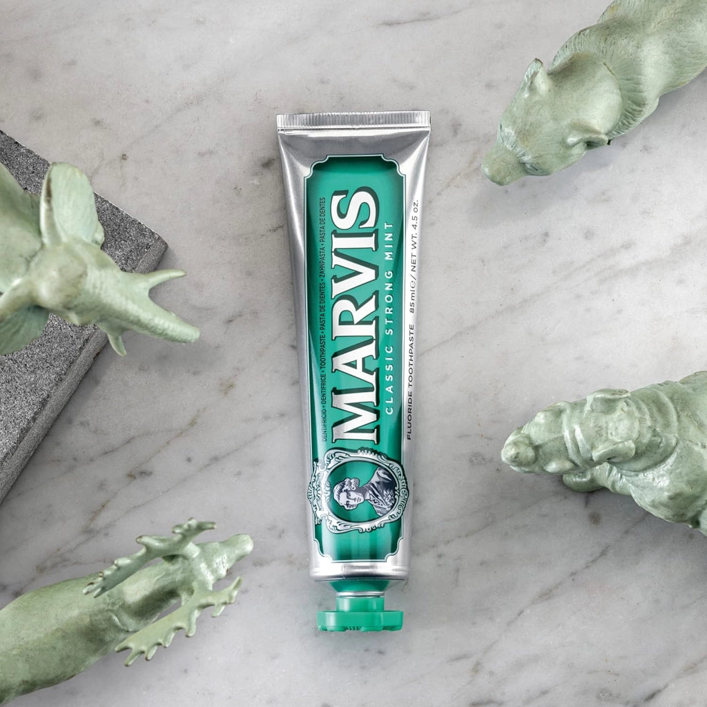 Marvis dentifricio cura delle gengive classic strong mint 4 confezioni da 85 ml