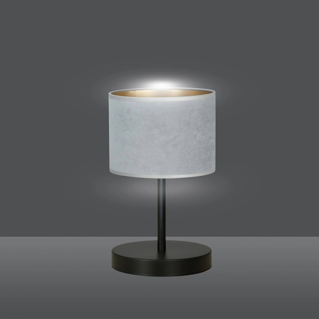 Lampada da tavolo Hilde in acciaio nero e tessuto grigio