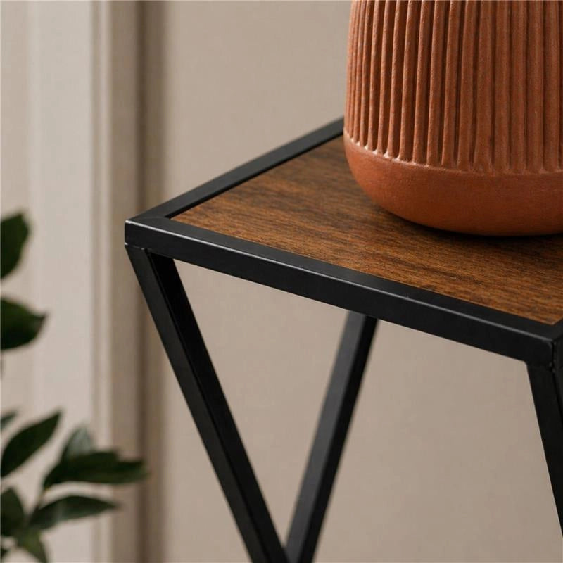 TAVOLINO A COLONNA CON STRUTTURA IN METALLO NERO E TOP IN MDF EFFETTO LEGNO SCURO MISURE: 25X70 CM