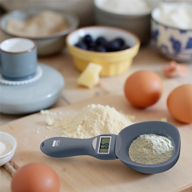 MA MAISON 1 CUCCHIAIO DIGITALE PESA ALIMENTI IN PLASTICA PESO MASSIMO 1 KG CON MANICO COMODO E LEGGERO COLORI ASSORTITI