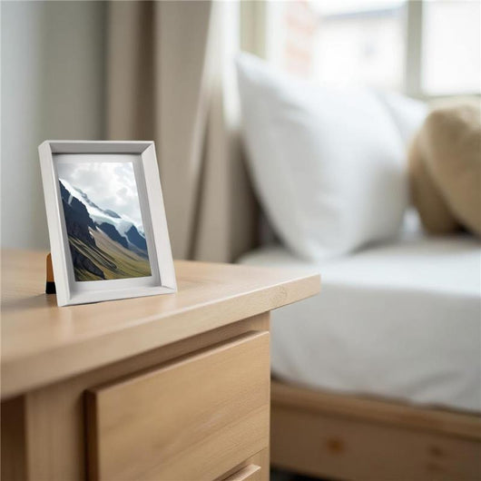 CORNICE PORTAFOTO13X18 CM SET DA 3 PZ CON SUPPORTO POGGIA TAVOLO IN MDF 2 COLORI ASSORTITI