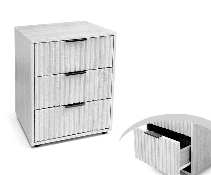 COMODINO IN LEGNO CON 3 CASSETTI STILE RIGATO E 3 MANIGLIE 50X40X64 CM COLORE BIANCO IN TRUCIOLARE E MELAMINICO