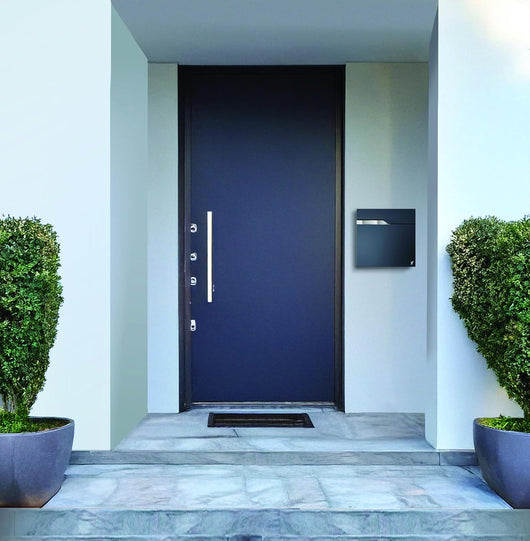 ALUBOX NETTUNO Cassetta Postale Da Esterno Moderna Con VANO XL PER PACCHI DI PICCOLE E MEDIE DIMENSIONI 37x37x11 CM Cassetta Posta Con Portanome da Incedere COLORE: BIANCA