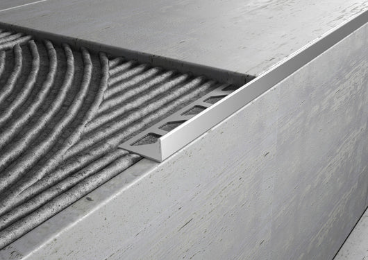 Profilo terminale in ACCIAIO INOX per gradini e scale. Barra 2.5 m SPESSORE PER MATTONELLA: MM 8, SPESSORE ACCIAIO: MM 1, FINITURA: Lucido