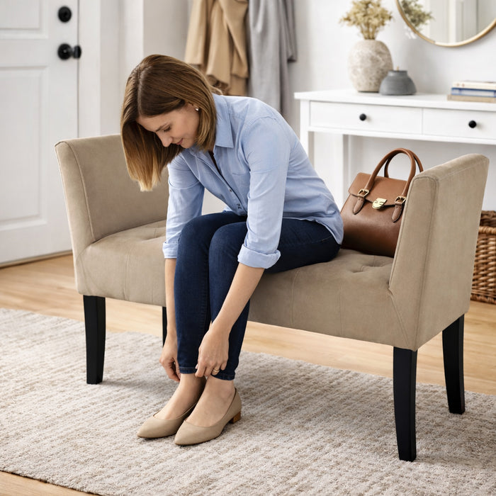 Panca Tortora con Piedi in Legno e Rivestimento Velluto Camera da Letto Ingresso