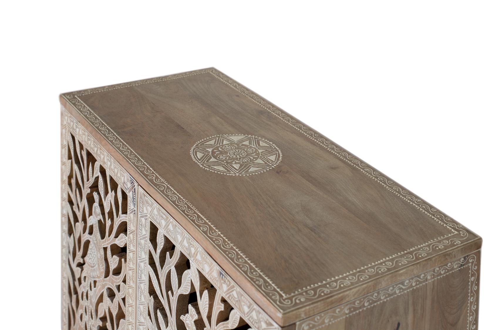 Mobile in legno di mango intagliato a mano