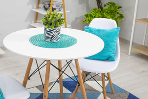 Sedia Valora OSAKA bianca con gambe naturali, design ergonomico x4