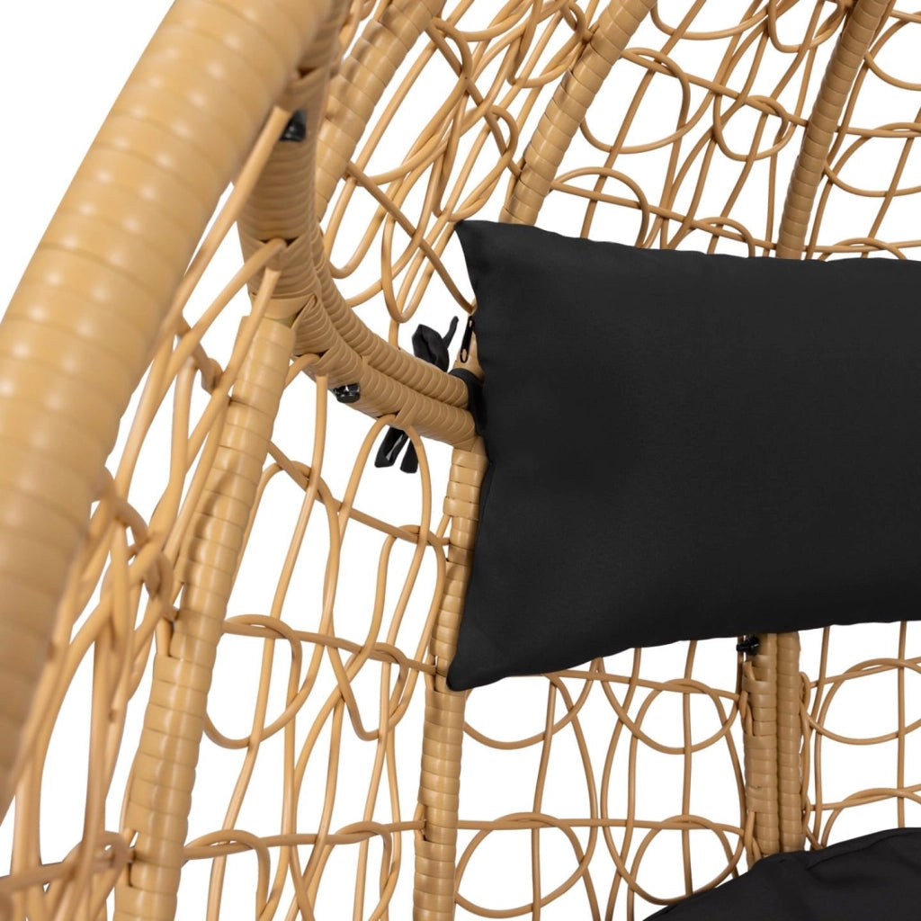 Poltrona sospesa a Forma di Uovo in Rattan Traforato con Cuscino Nero