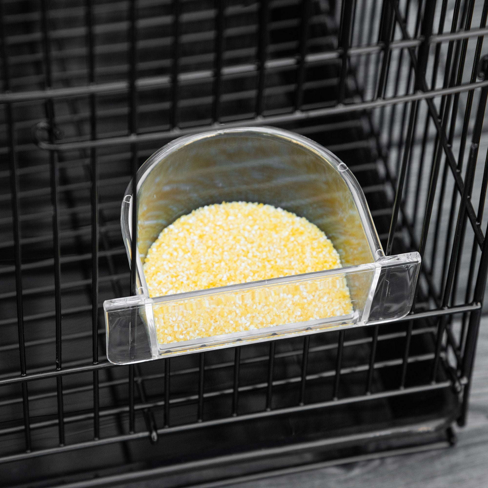 Gabbia per Uccelli 60x41x41 cm con 2 Posatoi e 3 Ingressi in Filo Metallico e Plastica Nero