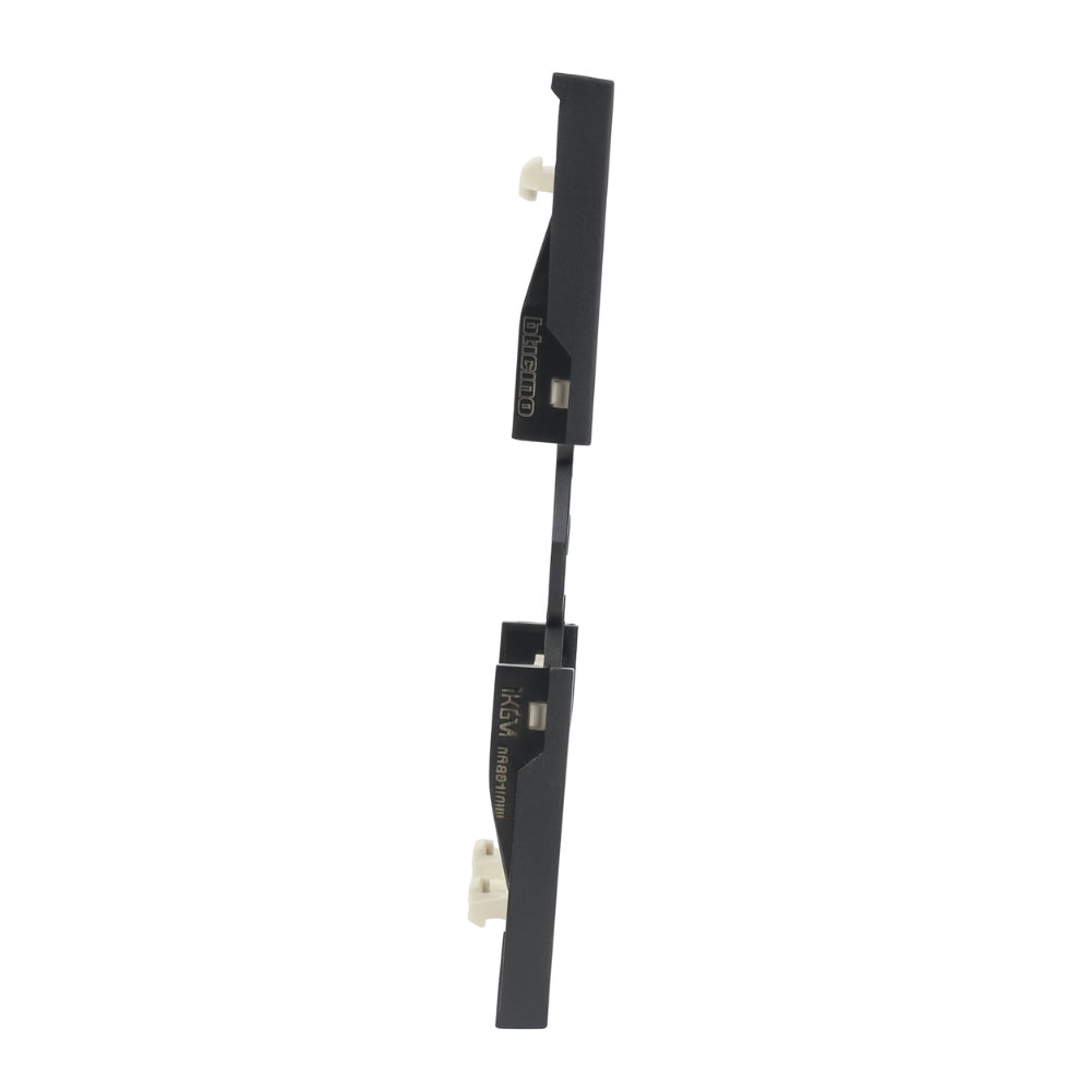 Cover bticino living now per prese standard p40 2 moduli varie finiture *** colore nero, confezione 1