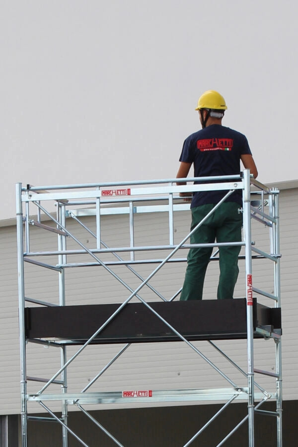 PONTEGGIO SYSTEM 100X180 C/BASE ESTRAIBILE H M 8,00 DL 81 - MARCHETTI