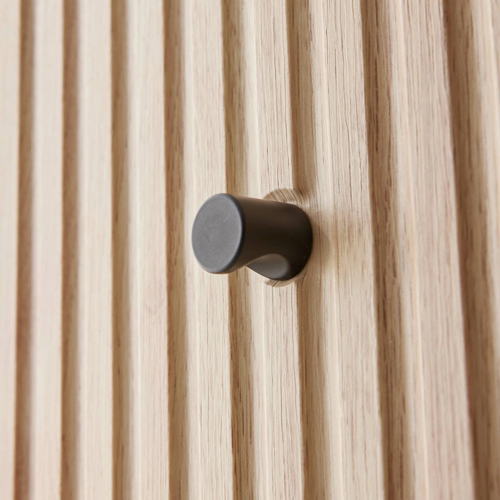 Cassettiera, decoro in legno scanalato, 3 cassetti, marrone naturale