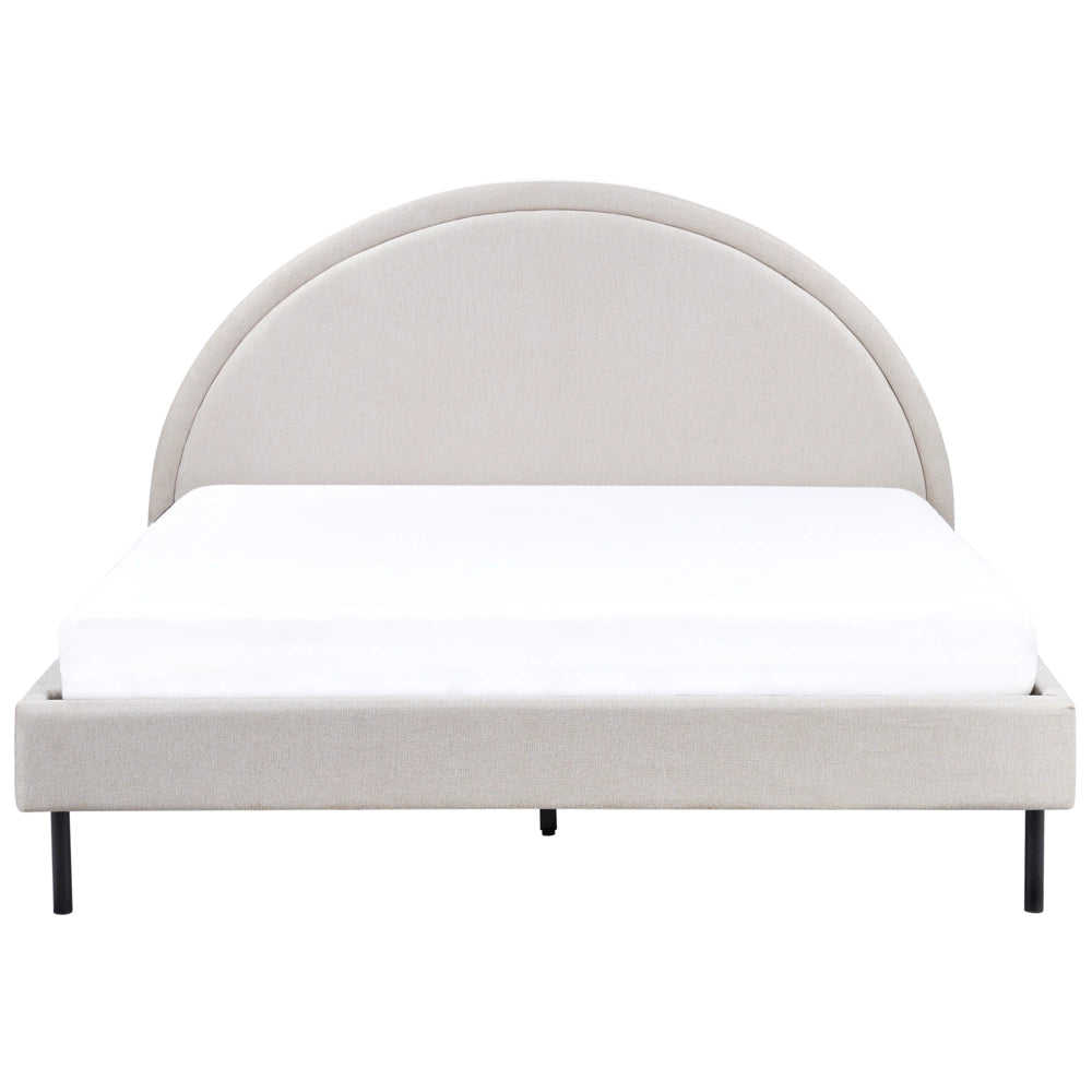 Letto matrimoniale in tessuto beige chiaro imbottito con base a doghe e testiera rotonda 160 x 200 cm minimalista retrò