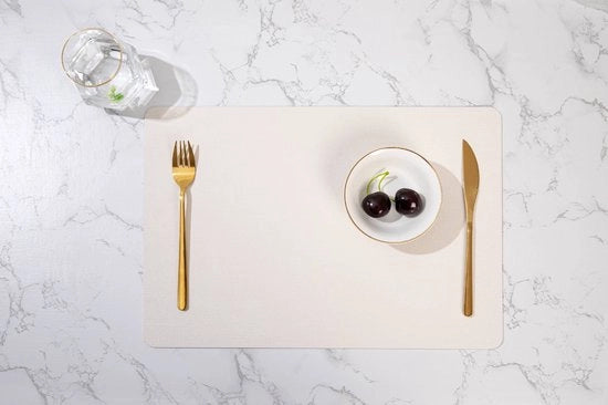Set di 4 tappeti in pelle PU lavabili per tavolo 43 x 30, resistente al calore e antiscivolo, adatto per tavoli da cucina e salotto, beige