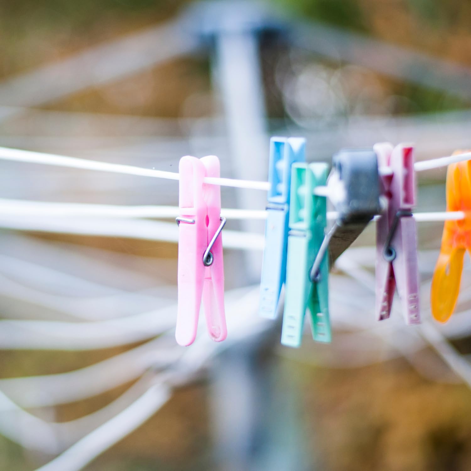 OWIJI Stendino Balcone Regolabile Resina Resistente Dimensioni 27 x 55 x 2 cm Bracci Pieghevoli Regolabili Ringhiera Muratura