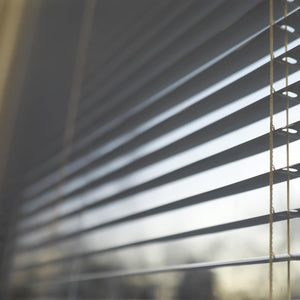 OWIJI Veneziana Grigia Alluminio Dimensioni 70 x 160 cm Lamelle Regolabili Privacy Protezione Solare Installazione Facile Casa Ufficio