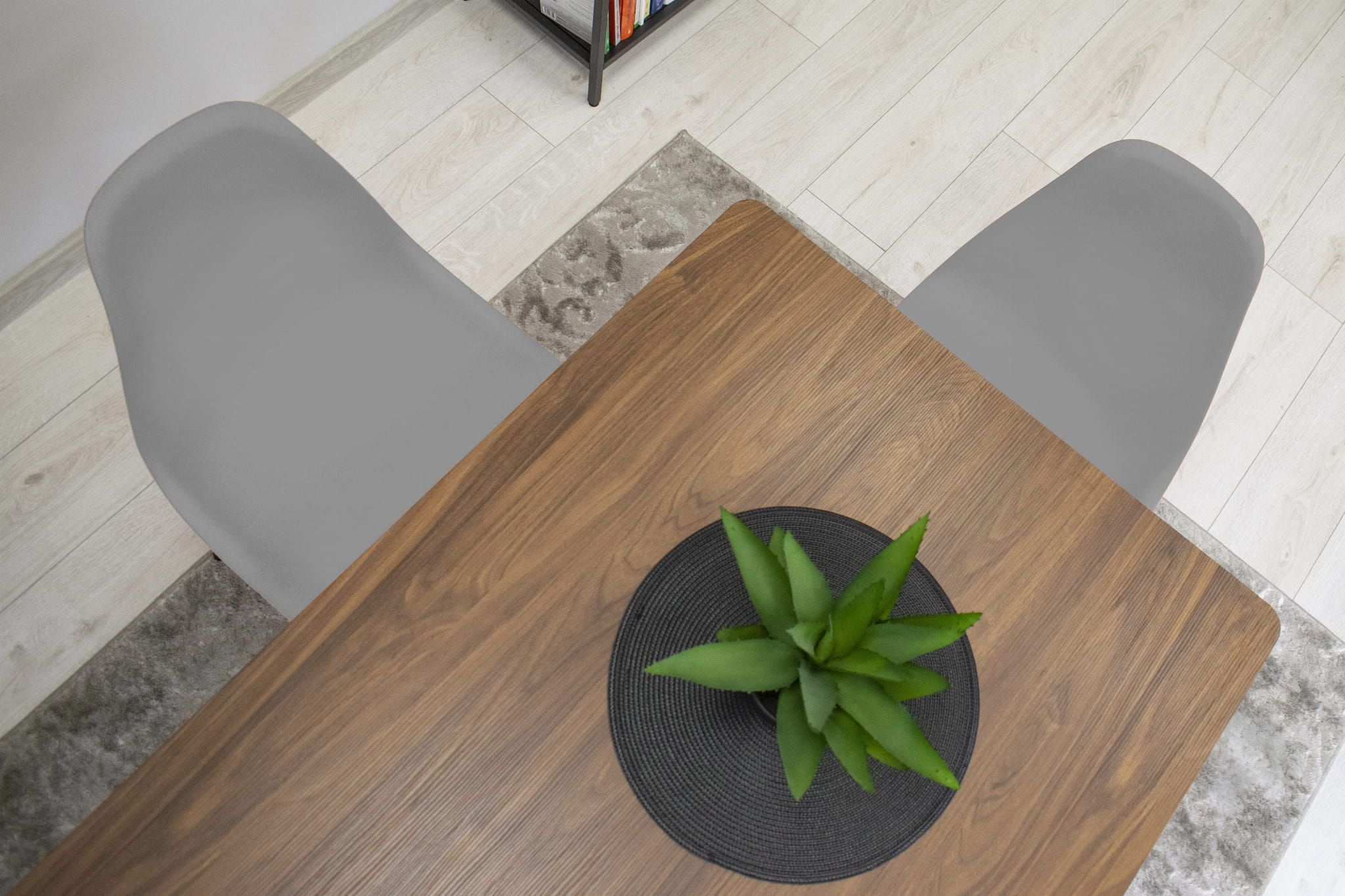 Sedia Valora OSAKA con gambe grigie e nere, design ergonomico x4