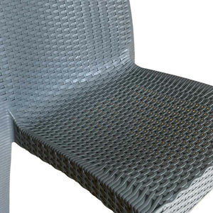 Sedia in plastica effetto rattan colore grigio cemento monoblocco per interno