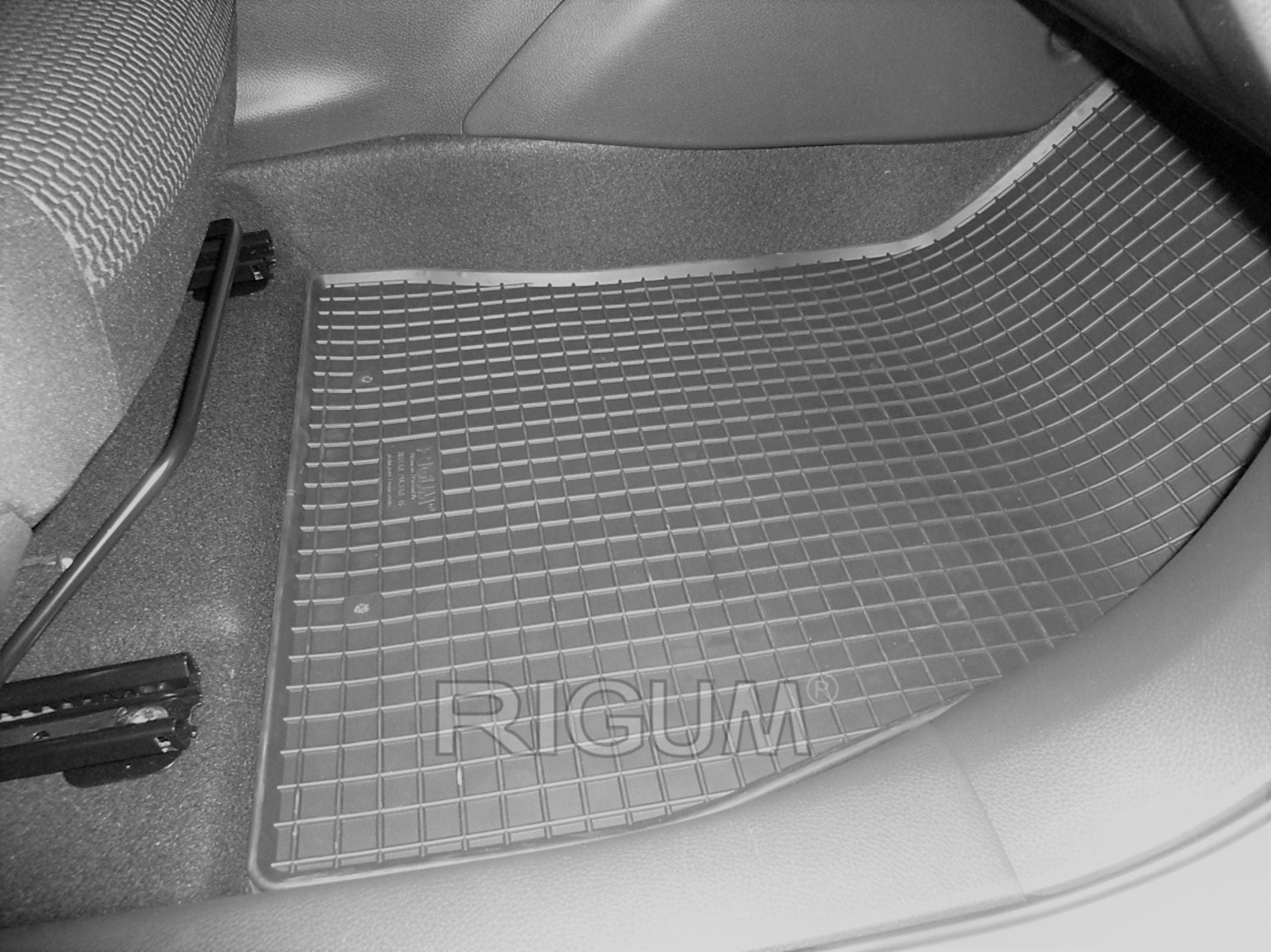 RIGUM903003 , Nissan Pulsar dal 2014-