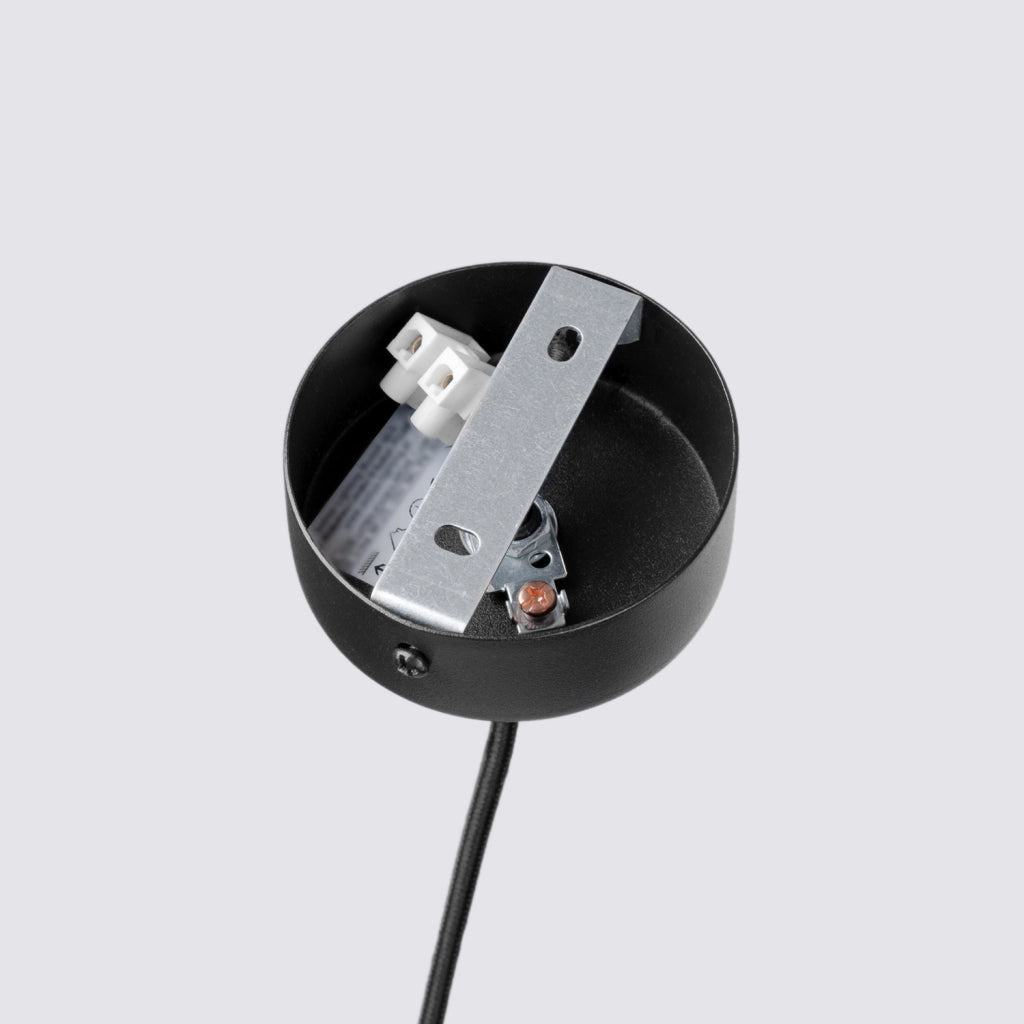 Lampada sospensione tubo nero disco feltro beige GU10
