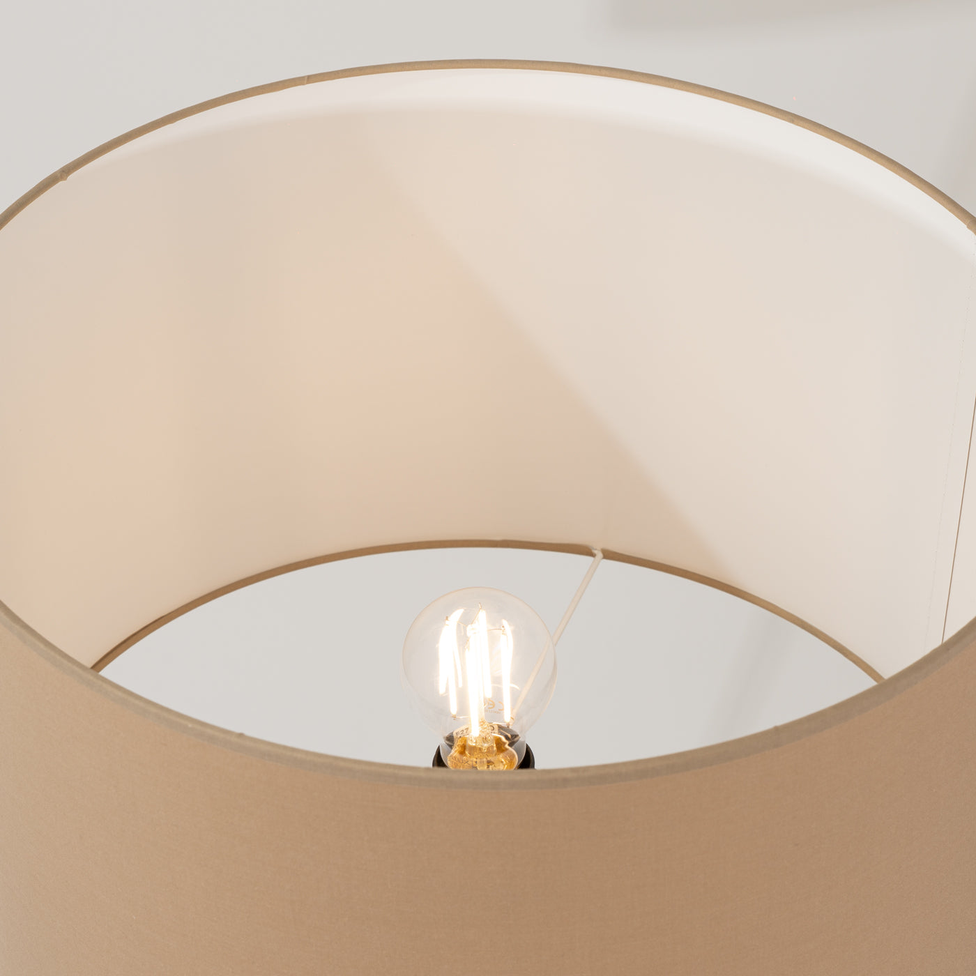 Lampada a sospensione NEVIA con paralume cilindrico in tessuto color tortora e nero, 40 cm