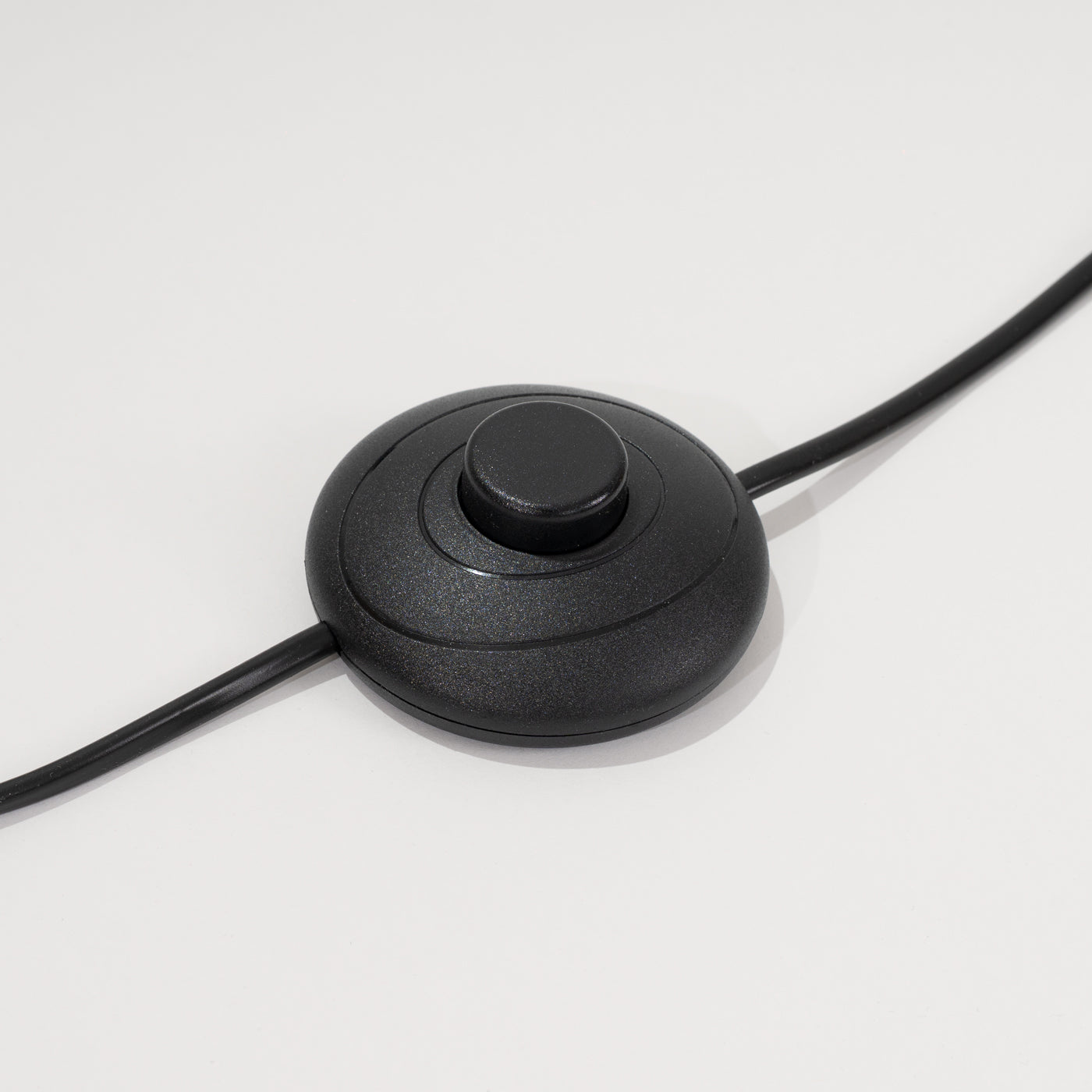 Lampada da terra moderna a sospensione MULA con paralume in feltro arancione spagnolo da 45 cm