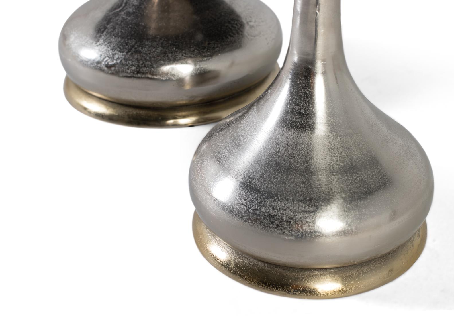 Set di due tavolini con piano circolare in marmo