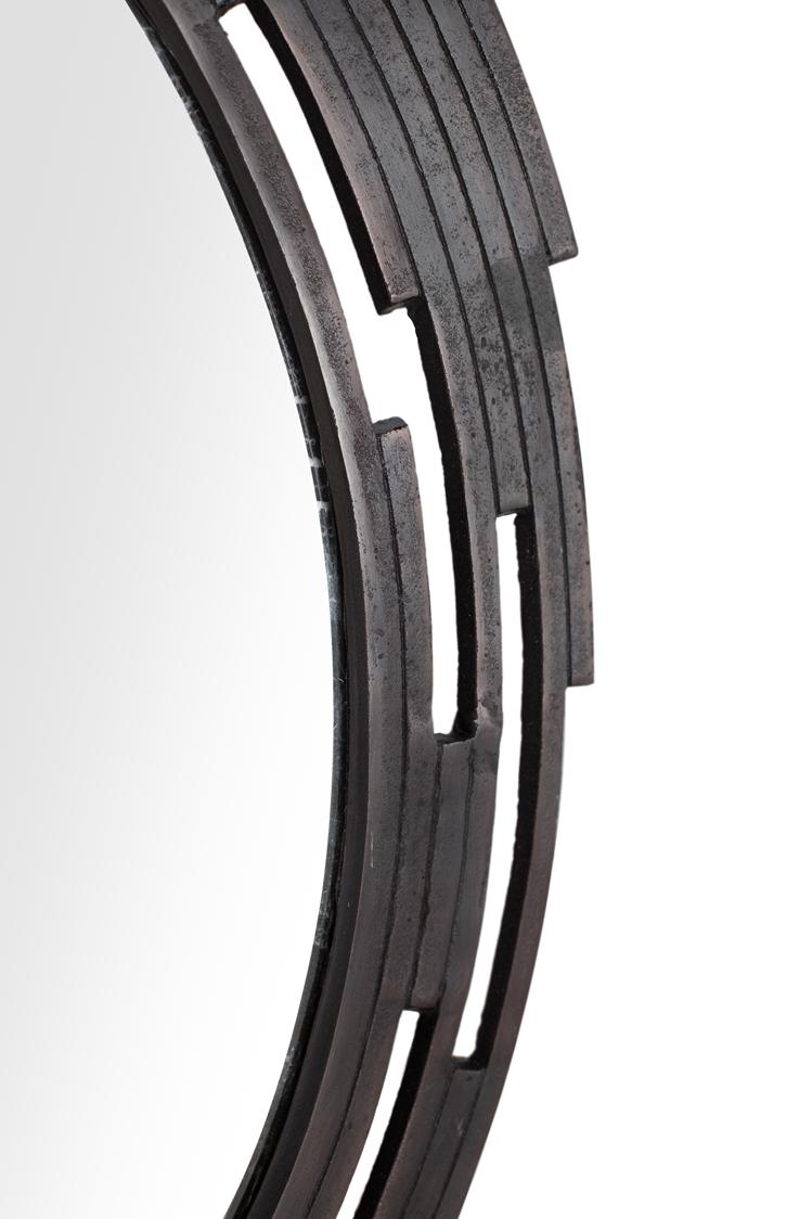 Specchio rotondo con cornice piatta in metallo