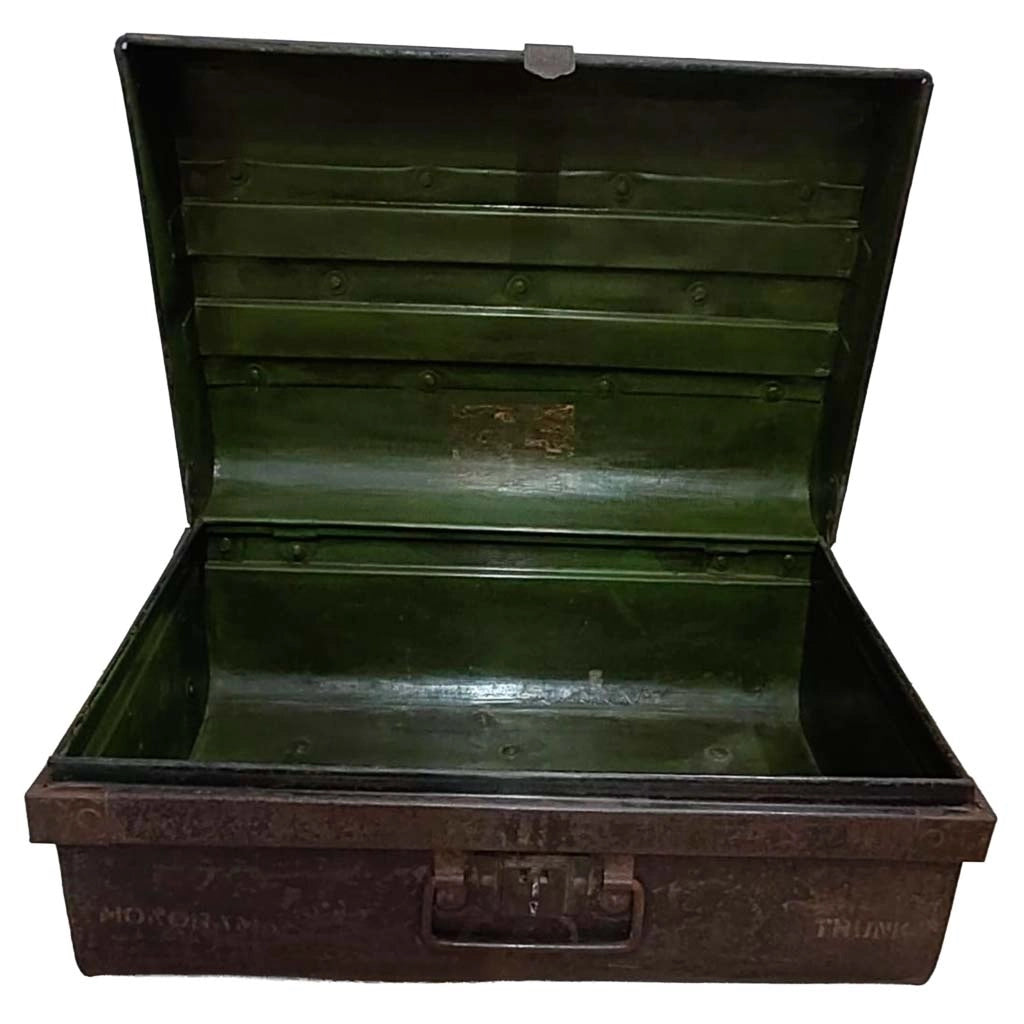 Valigia artigianale in metallo, 67x37x25h cm
