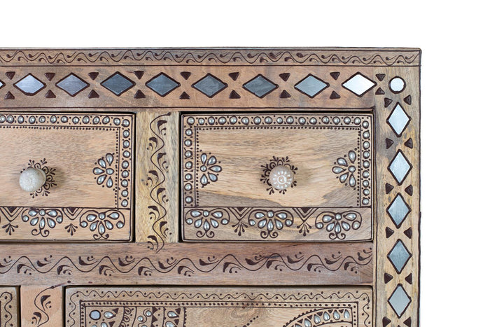 Credenza alta in legno di mango e MDF e dettagli dipinti a mano