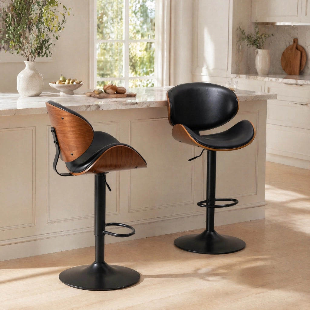 Sgabello da bar girevole 360° regolabile in altezza; in PU nero con schienale ergonomico