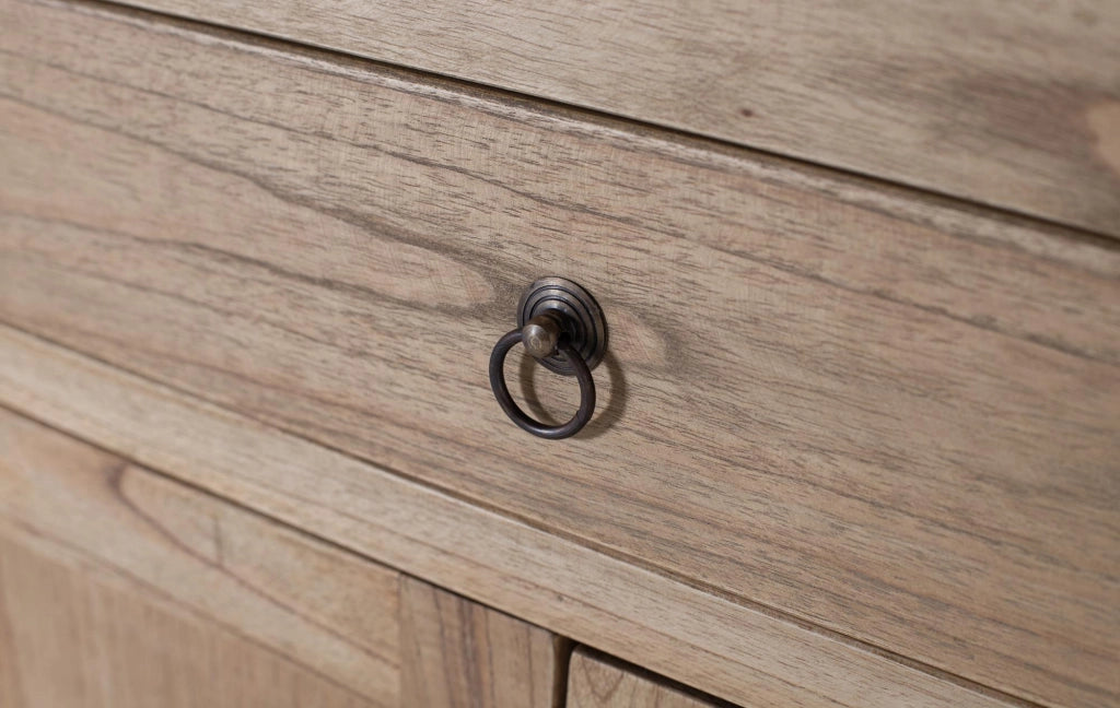 Credenza in legno massello di mindi realizzata a mano