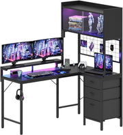 Scrivania Gaming con Luci LED e Presa Elettrica, 115_x_90_cm Scrivania Angolare a L con Mensola, Pannello a Griglia, 3 Cassetti e Supporto Monitor per Giocatori, Nero